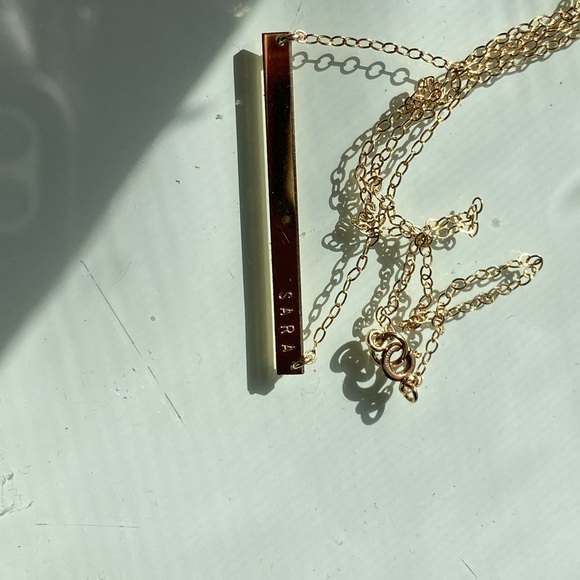 Sarah name on gold bar necklace - Picture 5 of 7